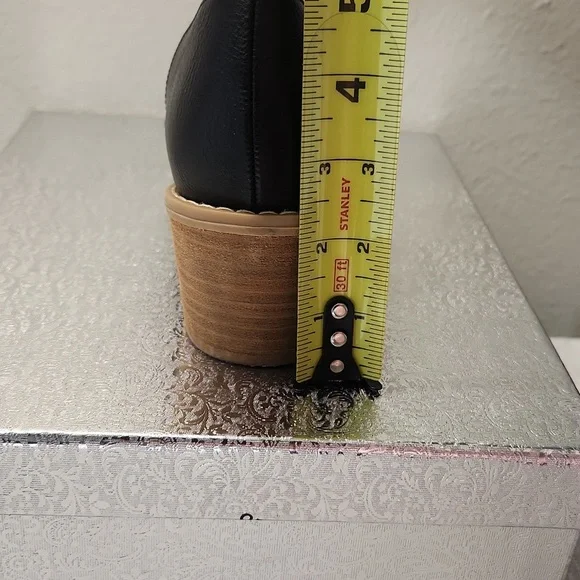 CYNTHIA ROWLEY SIZE 9 Elegant Black Leather Women's Shoes - Picture 4 of 12